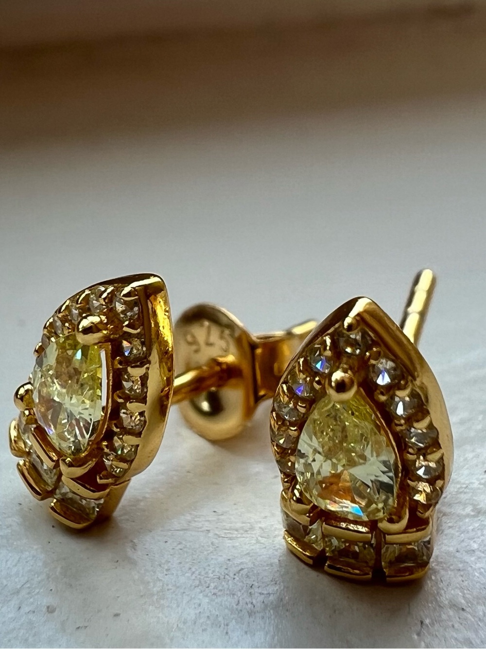 Gorgeous Gold Plated 925 Teardrop Stud Earrings bulbs with Yellow Cubic Zirconia